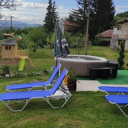 балканъ 招待所 丘斯滕迪尔